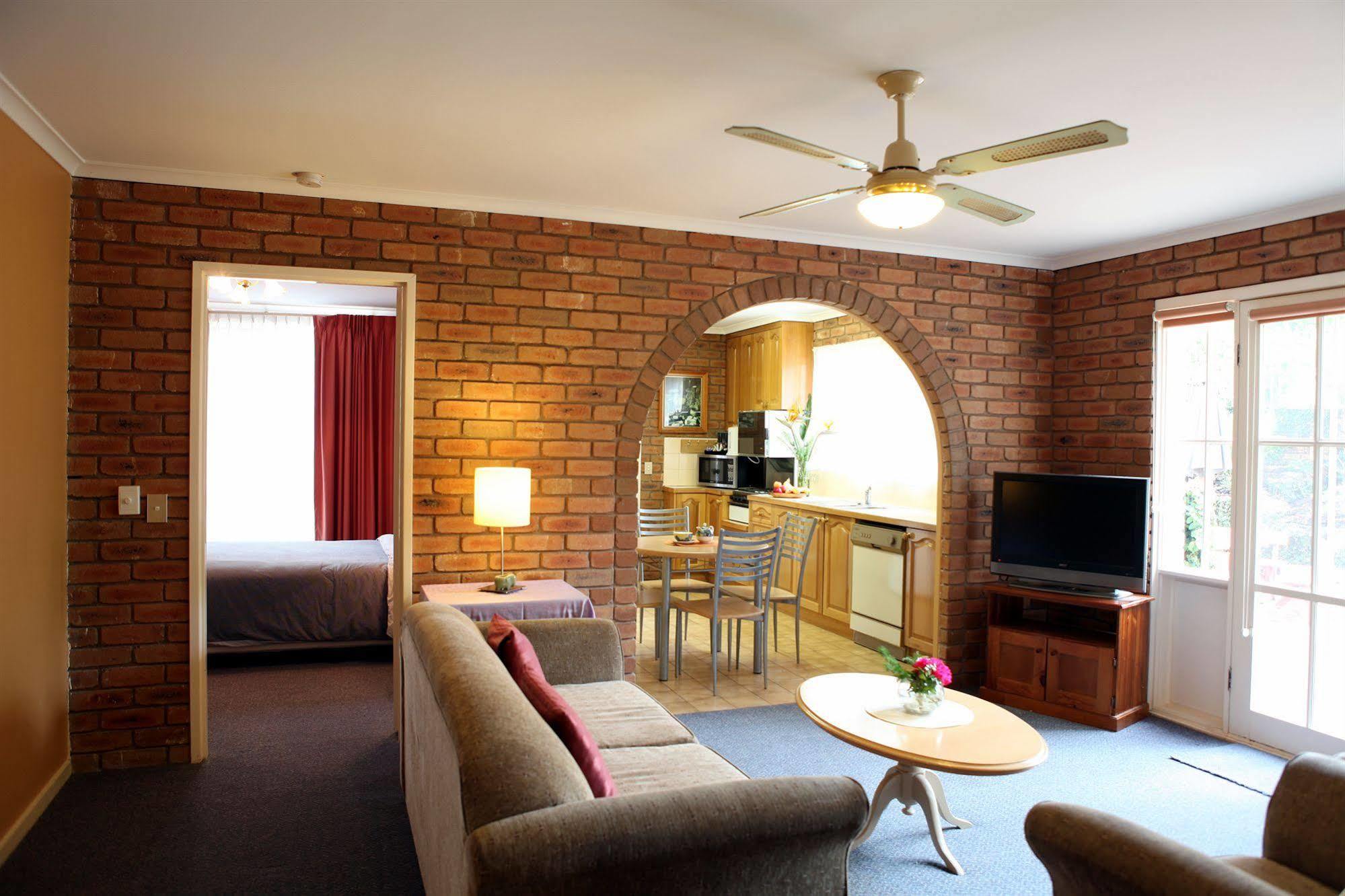Summerhill Motor Inn (Adults Only) Merimbula Exterior foto